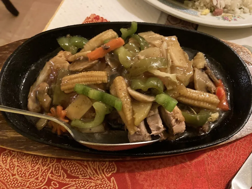 Poêlon de Canard Sauté Au Basilic Thaï